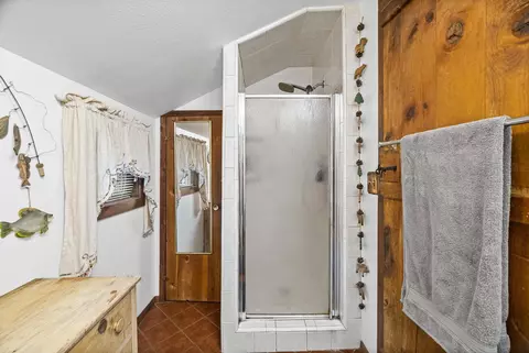 Bath - 351 Feather River Dr, Chester, CA 96020 photo 2 of 4