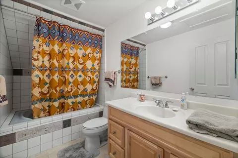 Bath - 351 Feather River Dr, Chester, CA 96020 photo 4 of 4