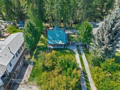View/Area - 351 Feather River Dr, Chester, CA 96020 photo 4 of 8