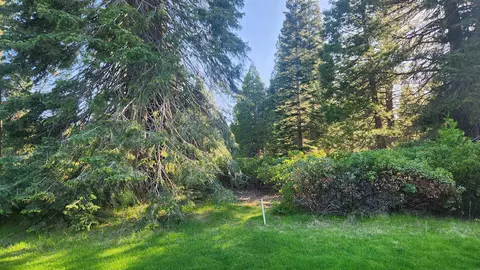 417 Dinsmore Dr, Lake Almanor, CA 96137