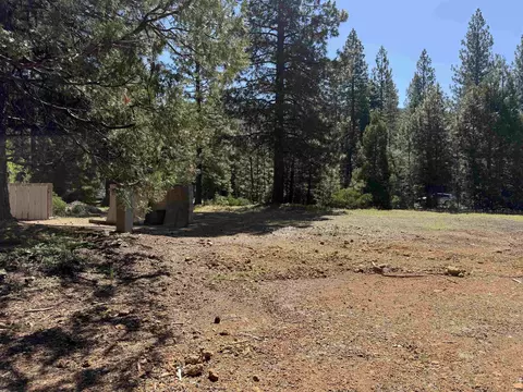 3809 Mary Ann Ln, Lake Almanor, CA 96137