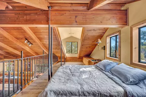 Bedroom - 740-935 Sugarloaf Rd, Doyle, CA 96109 photo 2 of 3