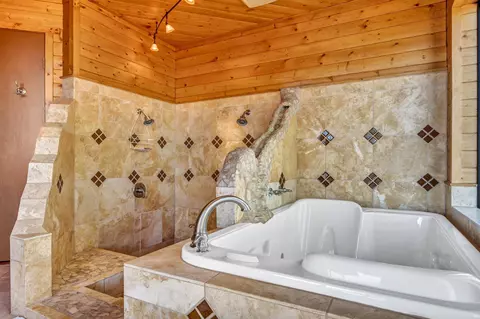 Bath - 740-935 Sugarloaf Rd, Doyle, CA 96109 photo 3 of 4