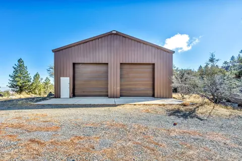 Exterior - 740-935 Sugarloaf Rd, Doyle, CA 96109 photo 2 of 4
