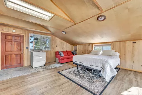 Bedroom - 740-935 Sugarloaf Rd, Doyle, CA 96109 photo 3 of 3