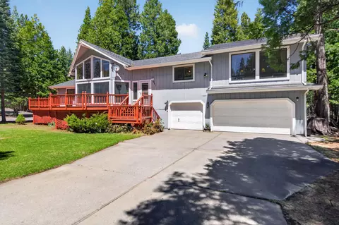 301 Raccoon Trl, Lake Almanor West, CA 96020