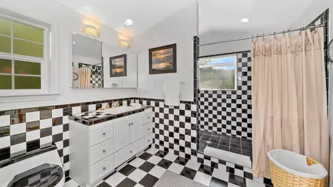Bath - 57707 Jackson View Dr, Blairsden Graeagle, CA 96103 photo 2 of 3