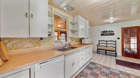 Kitchen - 57707 Jackson View Dr, Blairsden Graeagle, CA 96103 photo 3 of 3