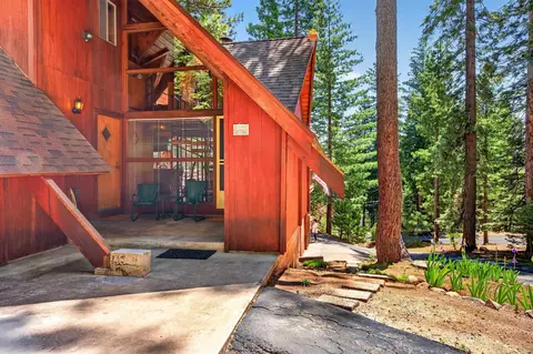 647 E Mountain Ridge Rd, Lake Almanor, CA 96137