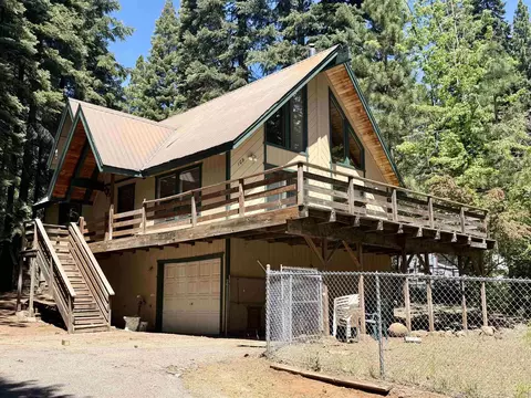 109 Peninsula Dr, Lake Almanor, CA 96137