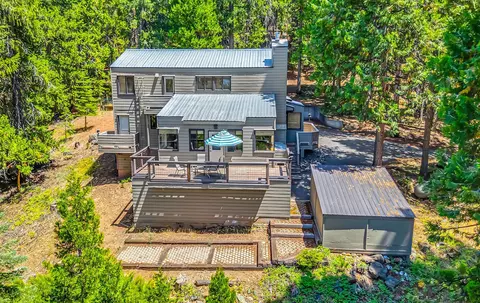 6869 Almanor Lake Estates Dr, Lake Almanor, CA 96137