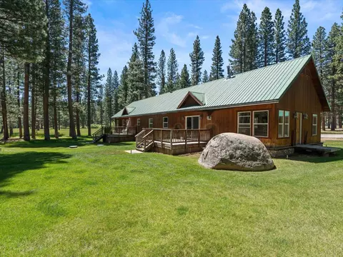97 Main St, Calpine, CA 96124 photo 5