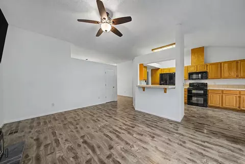 Living - 252 Tamarack Ct, Blairsden, CA 96103 photo 10 of 11