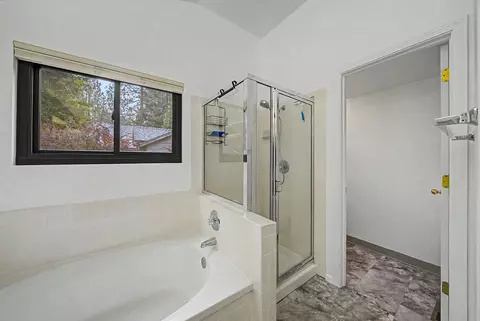 Bath - 252 Tamarack Ct, Blairsden, CA 96103 photo 4 of 5