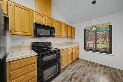 Kitchen - 252 Tamarack Ct, Blairsden, CA 96103 photo 5 of 5