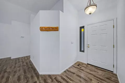 Entry Way - 252 Tamarack Ct, Blairsden, CA 96103 photo 1 of 4