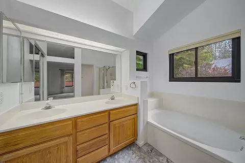 Bath - 252 Tamarack Ct, Blairsden, CA 96103 photo 5 of 5