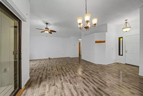 Living - 252 Tamarack Ct, Blairsden, CA 96103 photo 4 of 11