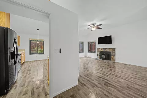 Entry Way - 252 Tamarack Ct, Blairsden, CA 96103 photo 4 of 4
