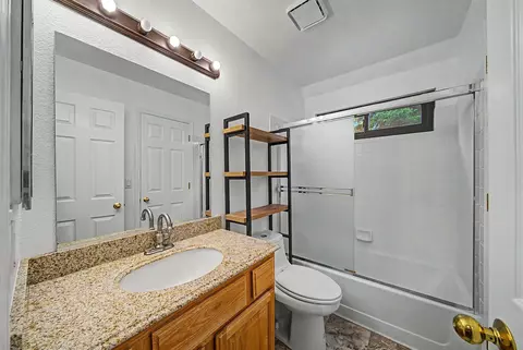 Bath - 252 Tamarack Ct, Blairsden, CA 96103 photo 1 of 5