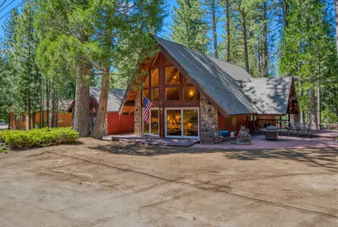 74 Tolowa Trl, Graeagle, CA 96103 photo 1
