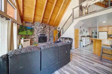 Living - 74 Tolowa Trl, Graeagle, CA 96103 photo 5 of 5