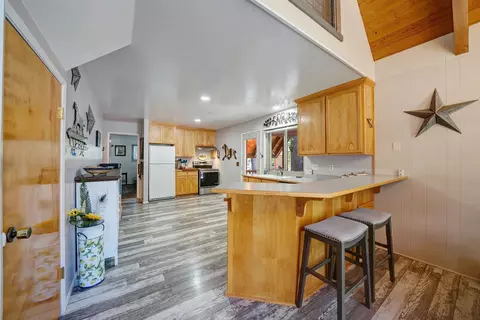 Kitchen - 74 Tolowa Trl, Graeagle, CA 96103 photo 2 of 7