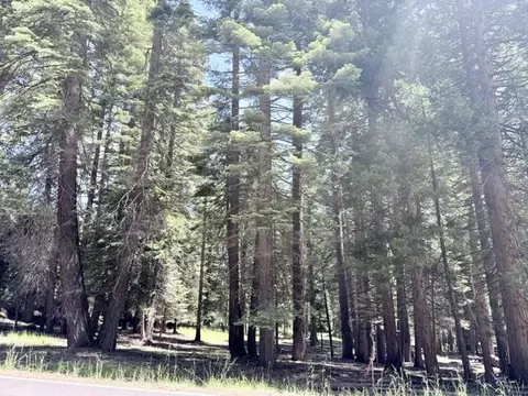 1100 Clifford Dr, Lake Almanor, CA 96137