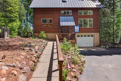 808 Lake Ridge Rd #2, Lake Almanor, CA 96137