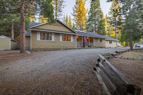 Exterior - 61 Tolowa Trl, Graeagle, CA 96103 photo 3 of 10