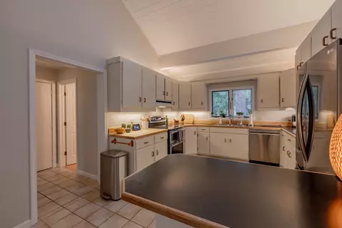 Kitchen - 61 Tolowa Trl, Graeagle, CA 96103 photo 2 of 3