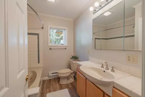 Bath - 61 Tolowa Trl, Graeagle, CA 96103 photo 2 of 4