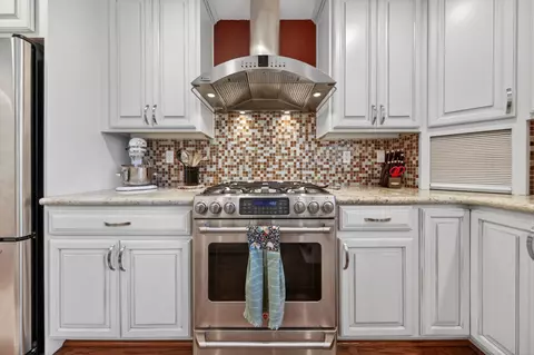 Kitchen - 720 E Mountain Ridge Rd, Lake Almanor, CA 96137 photo 3 of 4