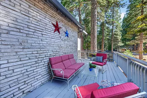 Exterior - 720 E Mountain Ridge Rd, Lake Almanor, CA 96137 photo 2 of 11