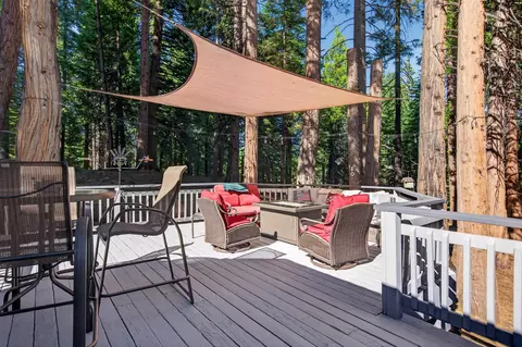Exterior - 720 E Mountain Ridge Rd, Lake Almanor, CA 96137 photo 6 of 11