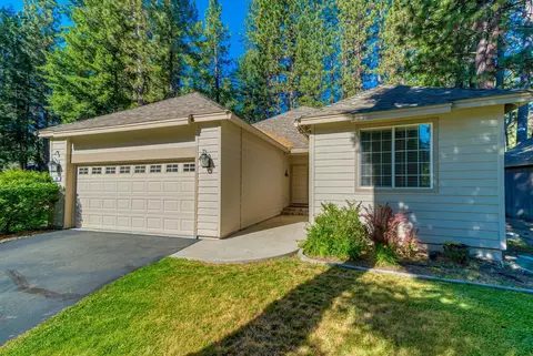 38 Oak Ct, Blairsden, CA 96103