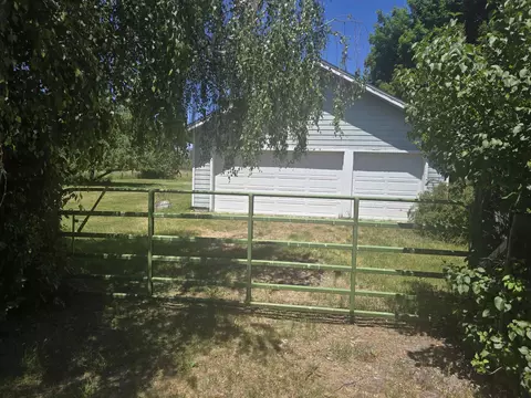 442 Lassen St, Chester, CA 96020