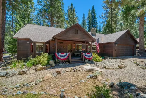 1 Huchnom Trl, Graeagle, CA 96103
