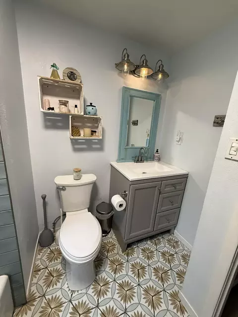Bath - 636 Pineleaf Dr, Meadow Valley, CA 95956 photo 4 of 4