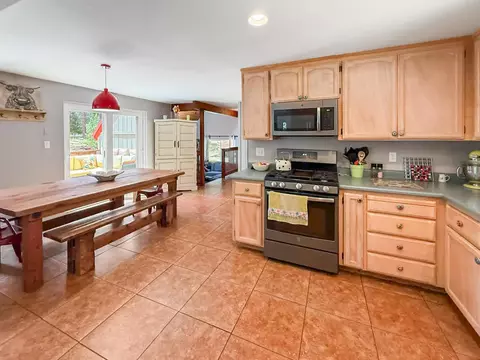 Kitchen - 636 Pineleaf Dr, Meadow Valley, CA 95956 photo 2 of 2