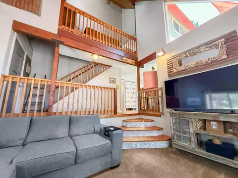 Living - 636 Pineleaf Dr, Meadow Valley, CA 95956 photo 2 of 3