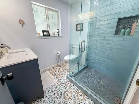 Bath - 636 Pineleaf Dr, Meadow Valley, CA 95956 photo 1 of 4