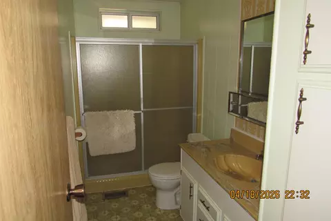 Bath - 58411 Cedar Ln, Cromberg, CA 96103 photo 1 of 2