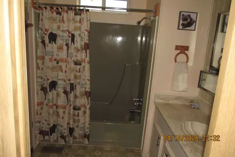 Bath - 58411 Cedar Ln, Cromberg, CA 96103 photo 2 of 2