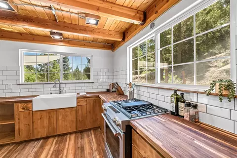 2170 Mourning Dove Ln, Clio, CA 96106