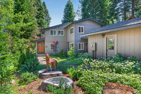 197 Lake Almanor West Dr, Lake Almanor West, CA 96020