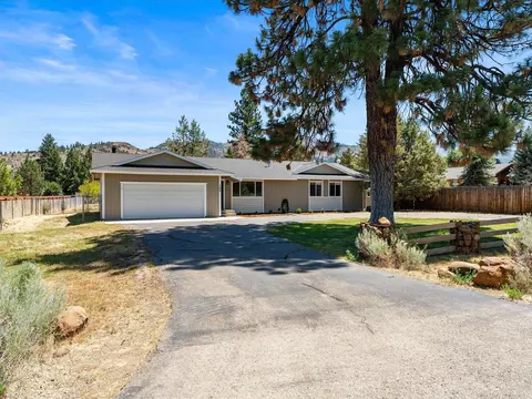 708 Roundup Dr, Loyalton, CA 96118