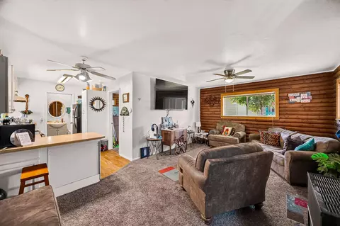 Living - 254 Aspen St, Chester, CA 96020 photo 3 of 4