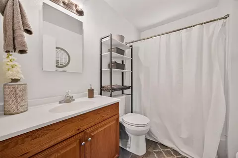 Bath - 254 Aspen St, Chester, CA 96020 photo 4 of 5