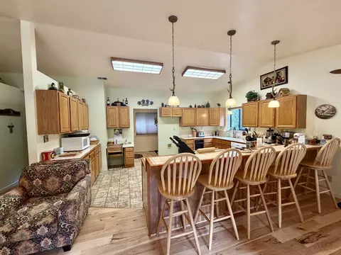 Kitchen - 9 Miwok Trl, Graeagle, CA 96103 photo 2 of 2